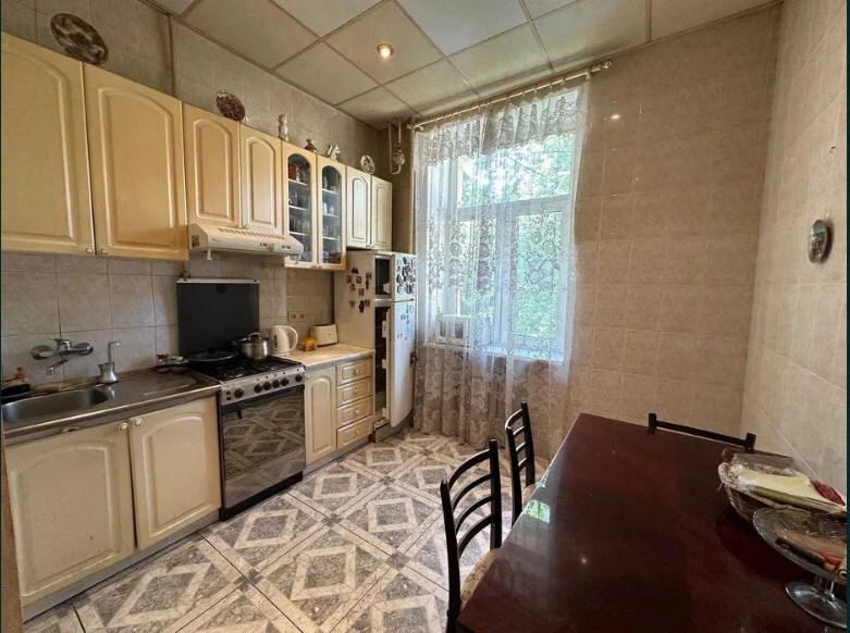 Продаж 4-кімнатної квартири 88 м², Велика Васильківська вул., 42