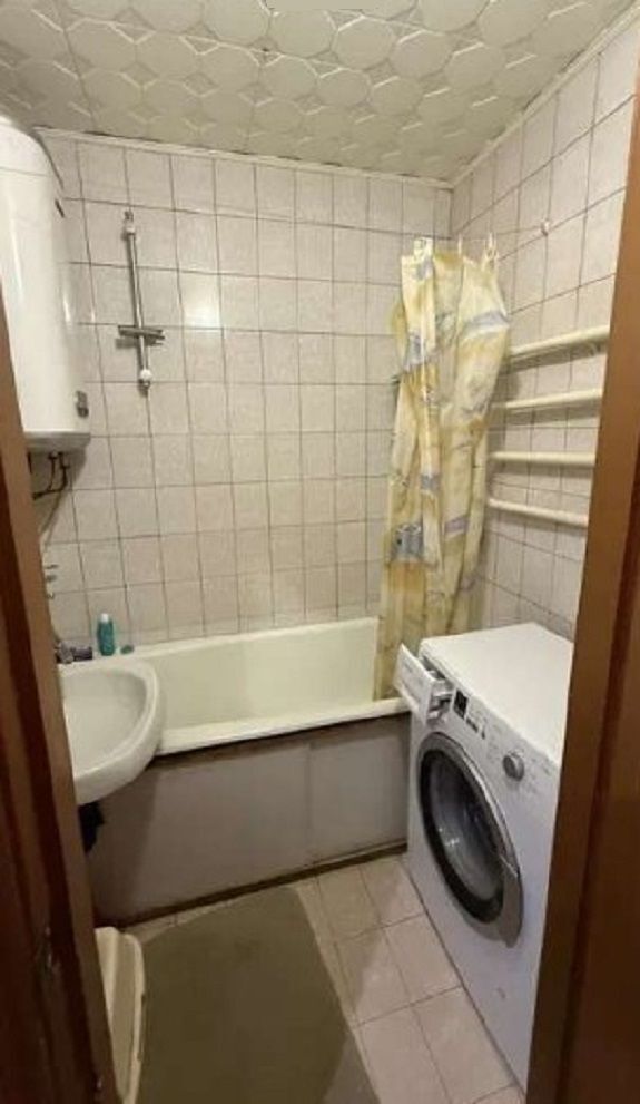 Продаж 4-кімнатної квартири 81 м², Малокитаївська вул., 7
