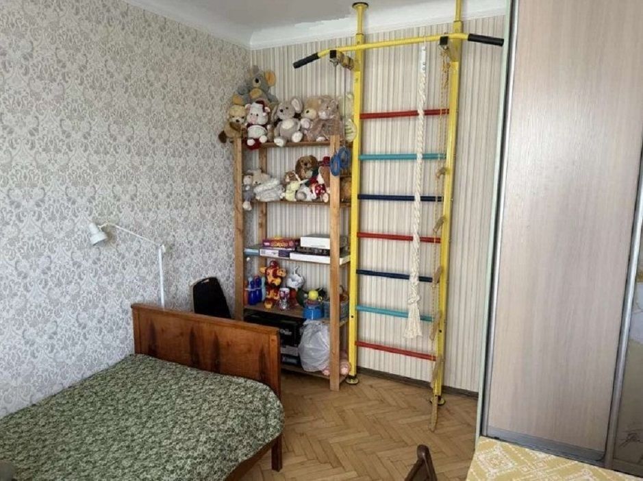 Продаж 4-кімнатної квартири 81 м², Малокитаївська вул., 7