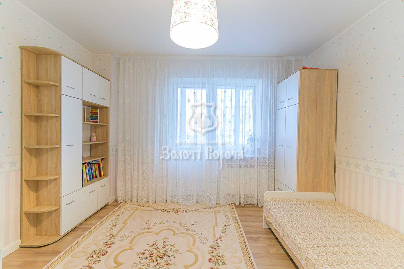 Продаж 4-кімнатної квартири 130 м², Михайла Донця вул., Котельникова, 33