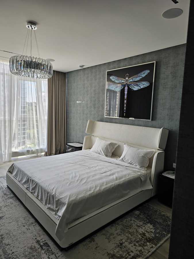 Продажа 4-комнатной квартиры 190 м², Михаила Драгомирова ул., 18а