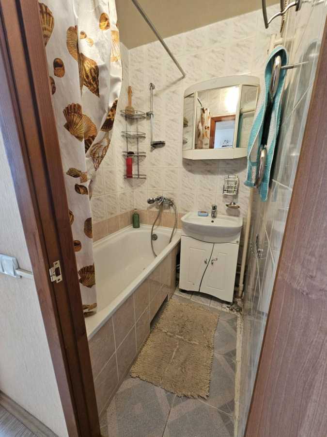 Продажа 2-комнатной квартиры 46.7 м², Озерная ул., 28
