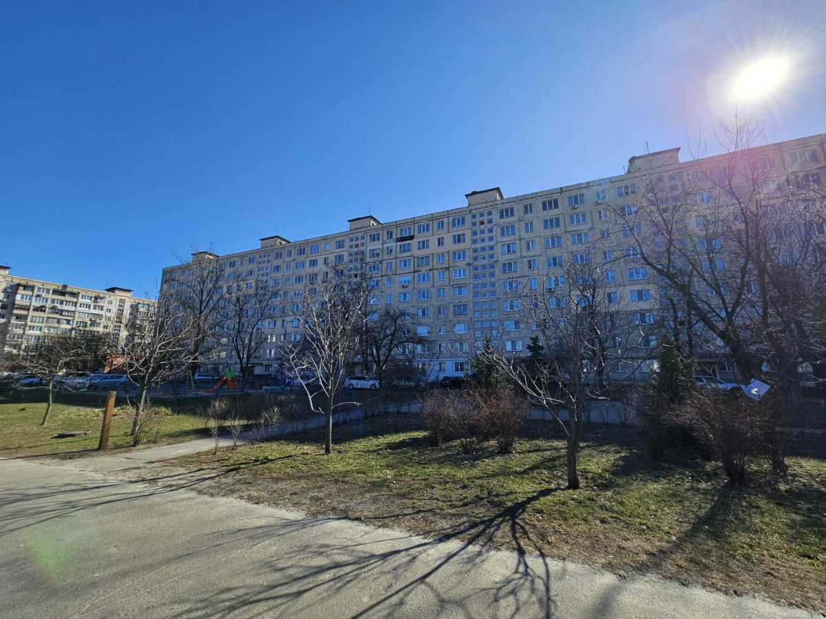 Продажа 2-комнатной квартиры 46.7 м², Озерная ул., 28