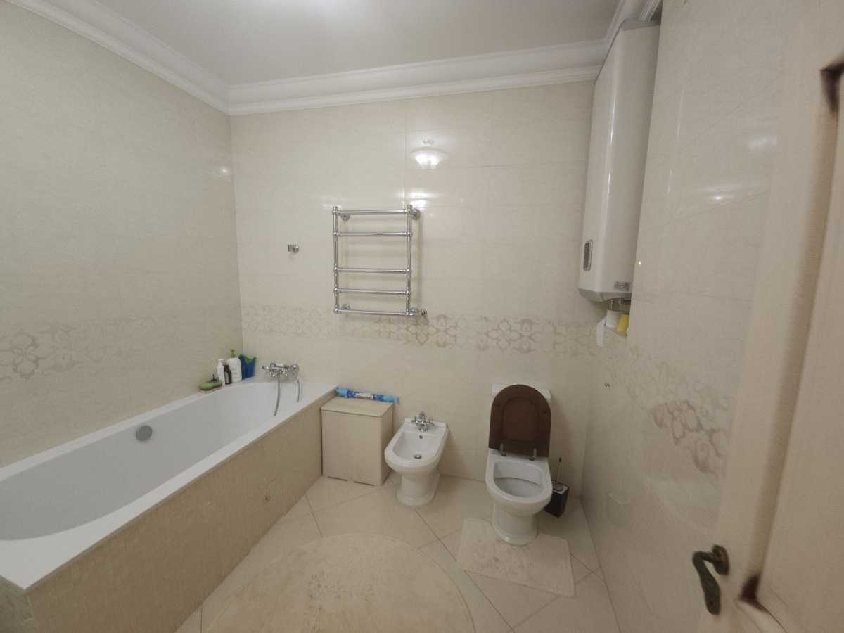 Продажа 4-комнатной квартиры 162 м², Оболонская наб., 3