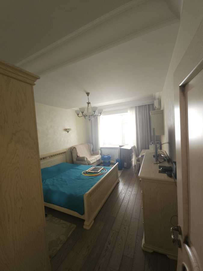 Продажа 4-комнатной квартиры 162 м², Оболонская наб., 3