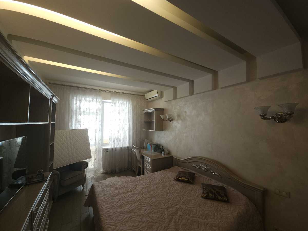 Продажа 4-комнатной квартиры 162 м², Оболонская наб., 3