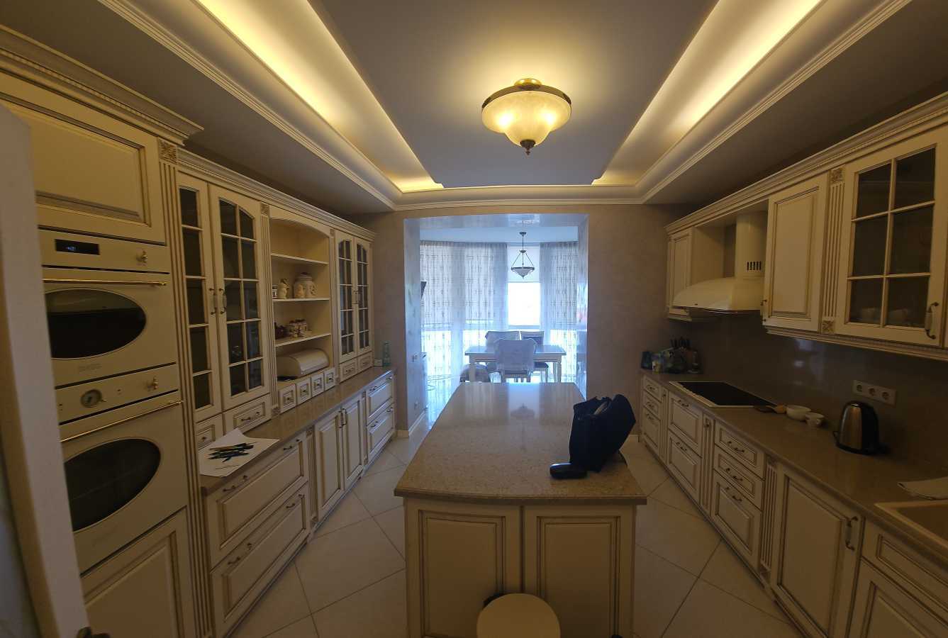 Продажа 4-комнатной квартиры 162 м², Оболонская наб., 3