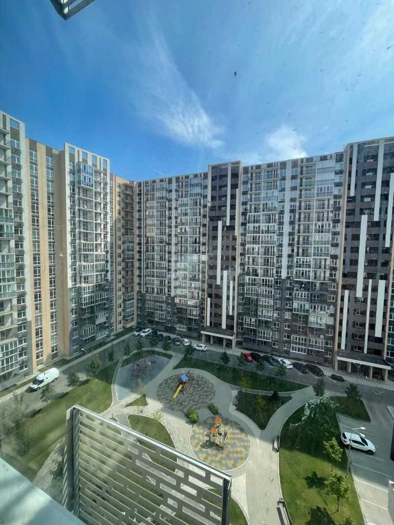 Продаж 2-кімнатної квартири 60 м², Академіка Заболотного вул., 148