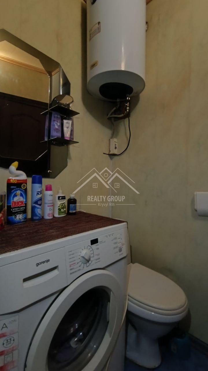 Продаж 1-кімнатної квартири 30 м², Соборності вул., 93