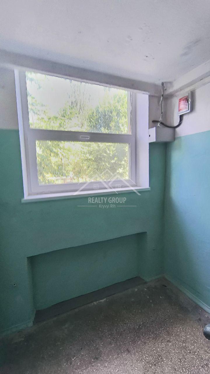 Продаж 1-кімнатної квартири 30 м², Соборності вул., 93
