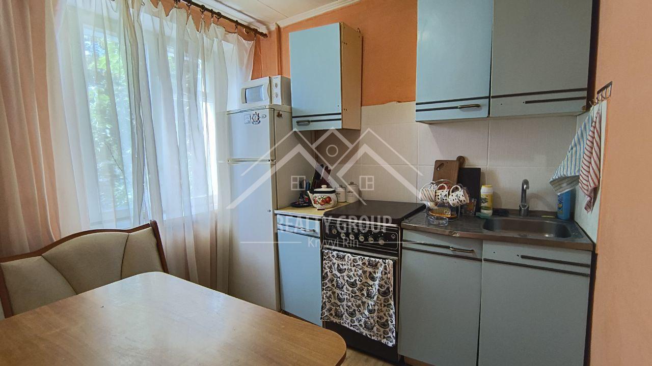 Продаж 1-кімнатної квартири 30 м², Соборності вул., 93