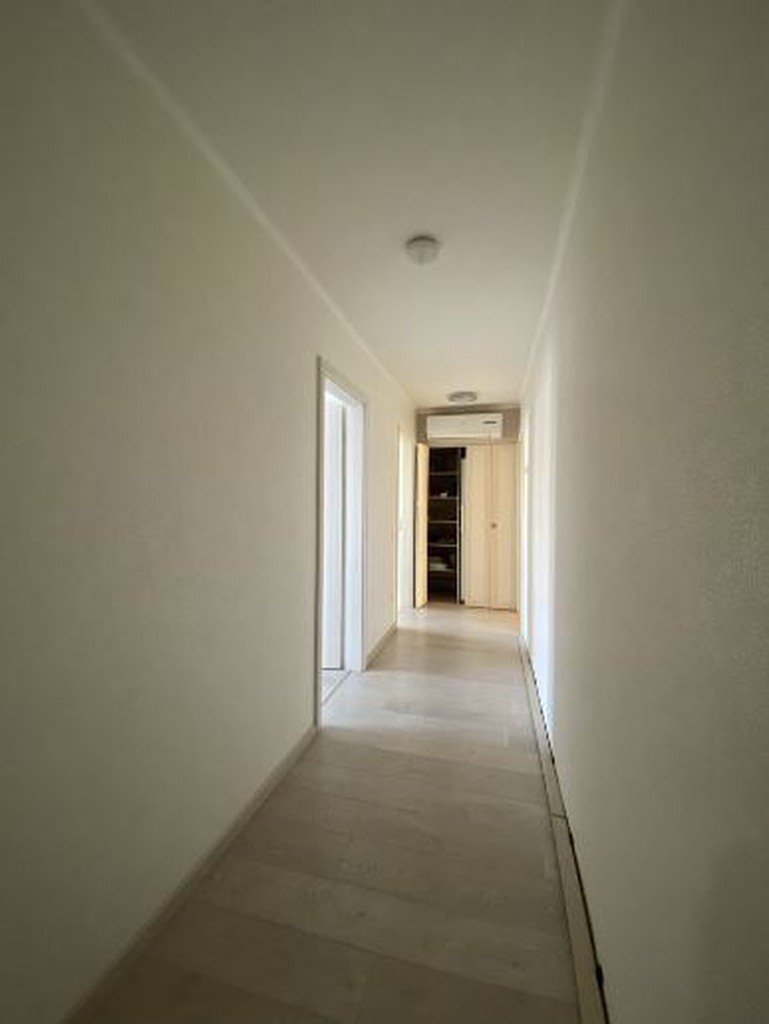 Продажа 3-комнатной квартиры 72 м², Славы бул.