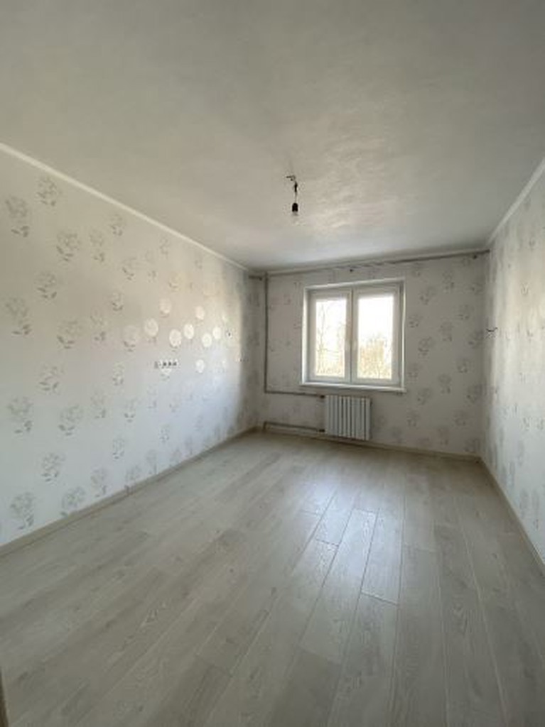 Продажа 3-комнатной квартиры 72 м², Славы бул.