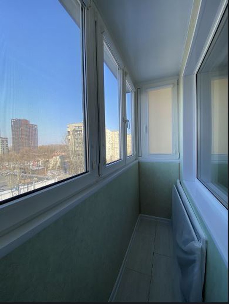 Продажа 3-комнатной квартиры 72 м², Славы бул.