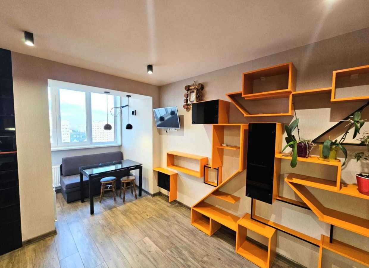 Продажа 2-комнатной квартиры 64 м², Чубинского ул., 4