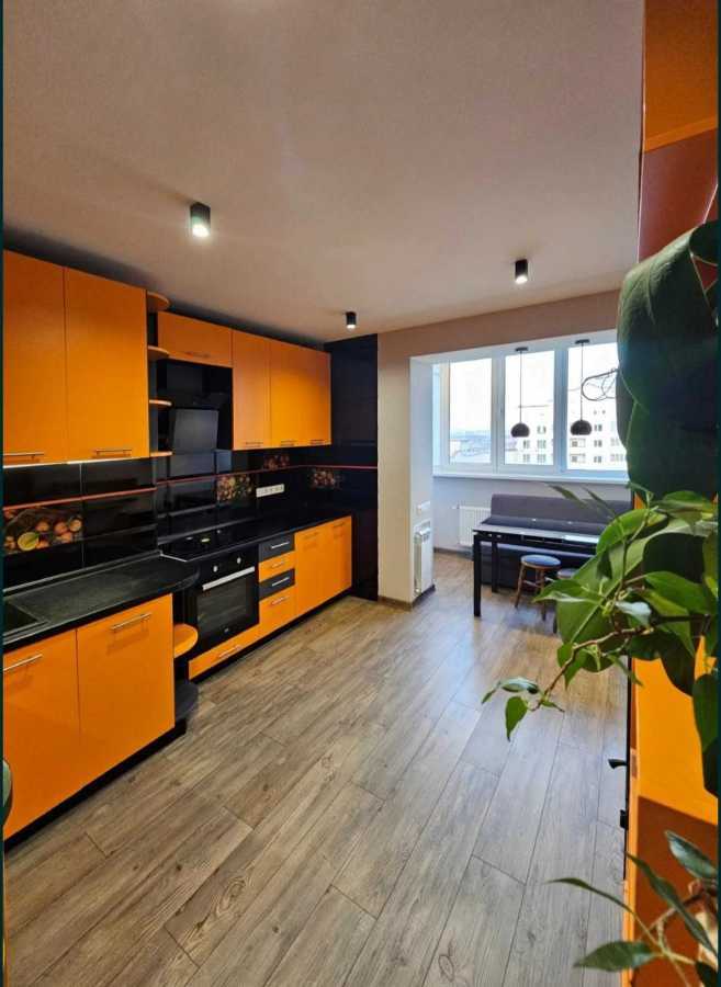 Продажа 2-комнатной квартиры 64 м², Чубинского ул., 4