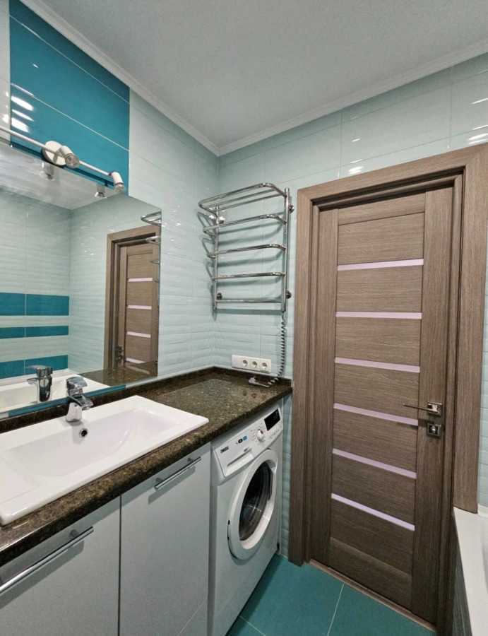Продажа 2-комнатной квартиры 64 м², Чубинского ул., 4