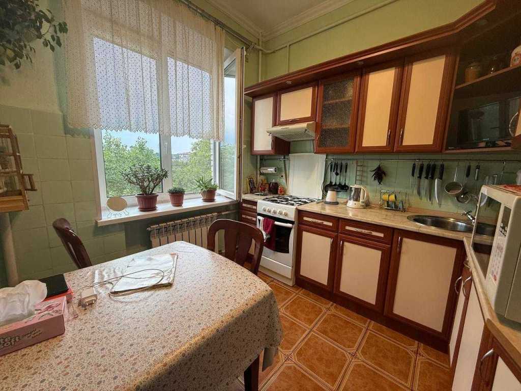 Продаж 3-кімнатної квартири 65 м², Вишгородська вул., 4