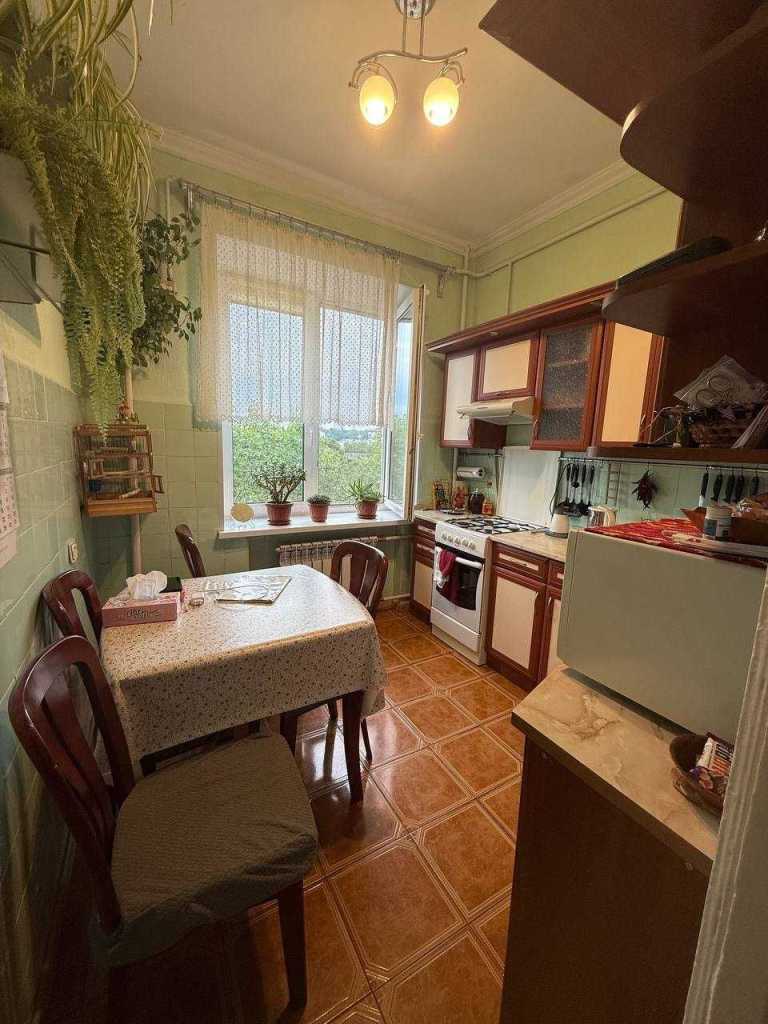 Продаж 3-кімнатної квартири 65 м², Вишгородська вул., 4