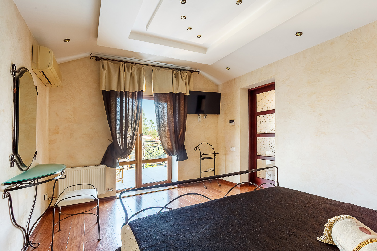 Продажа дома 397 м², Федорова Художника ул.