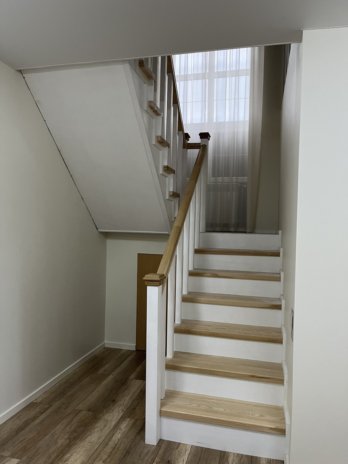 Продаж будинку 280 м², Жертв Революції вул.