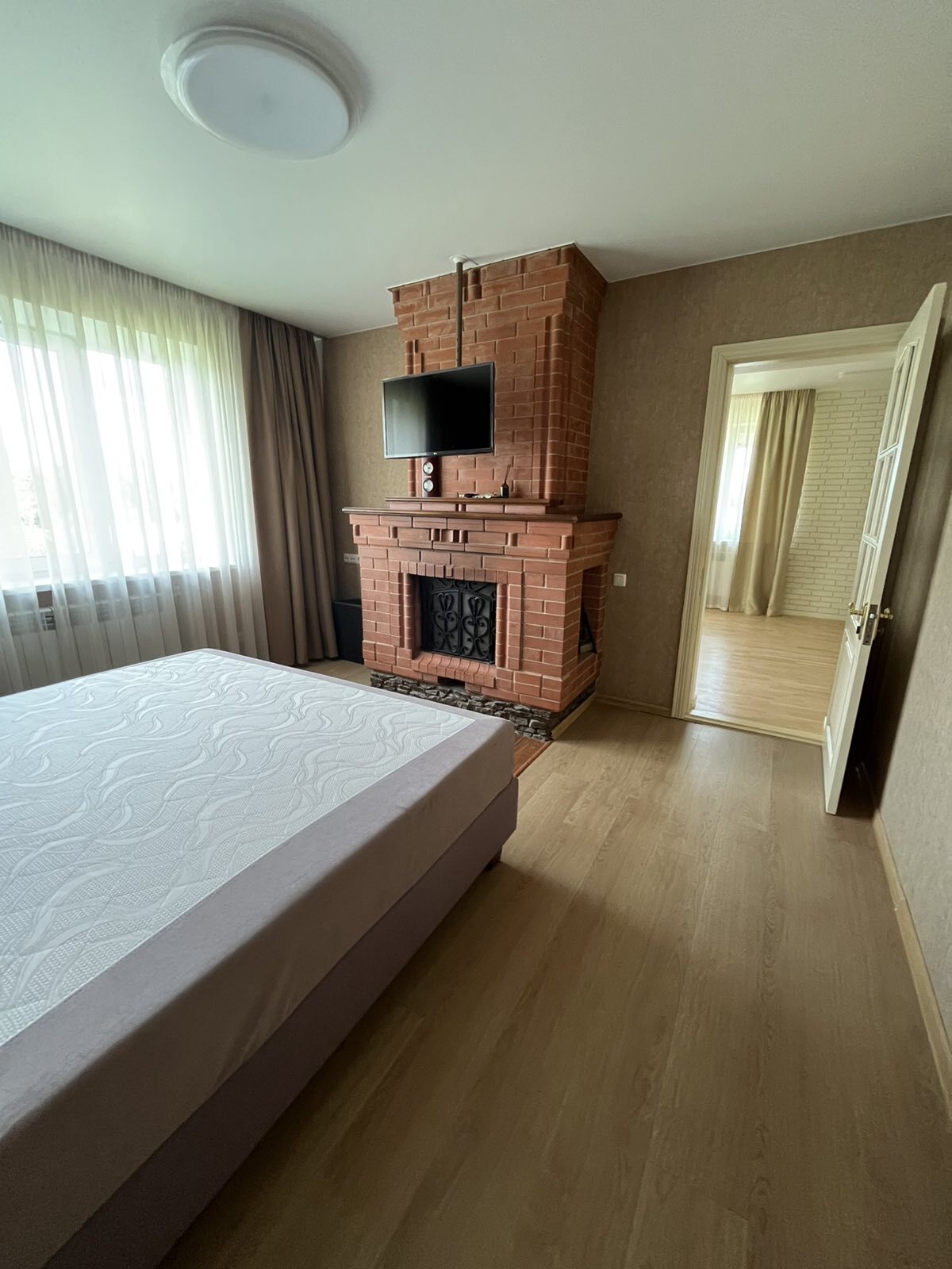 Продаж будинку 280 м², Жертв Революції вул.