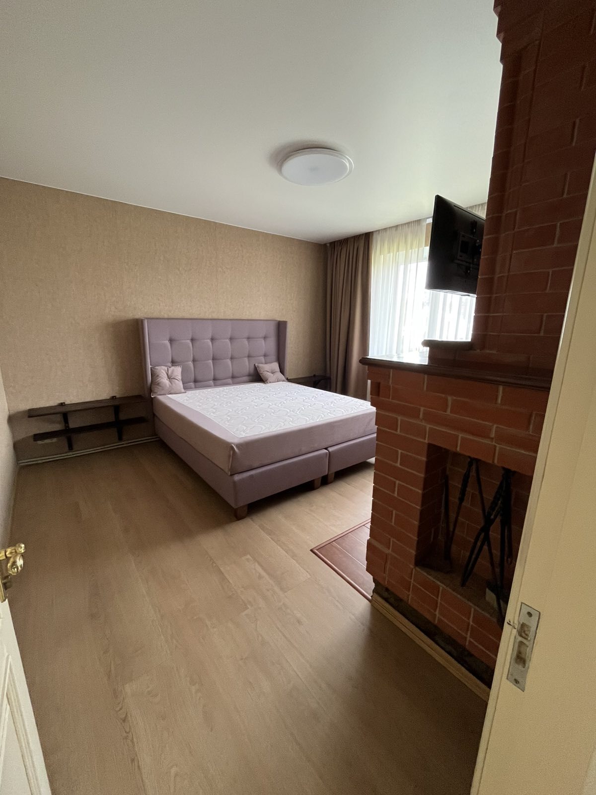 Продаж будинку 280 м², Жертв Революції вул.