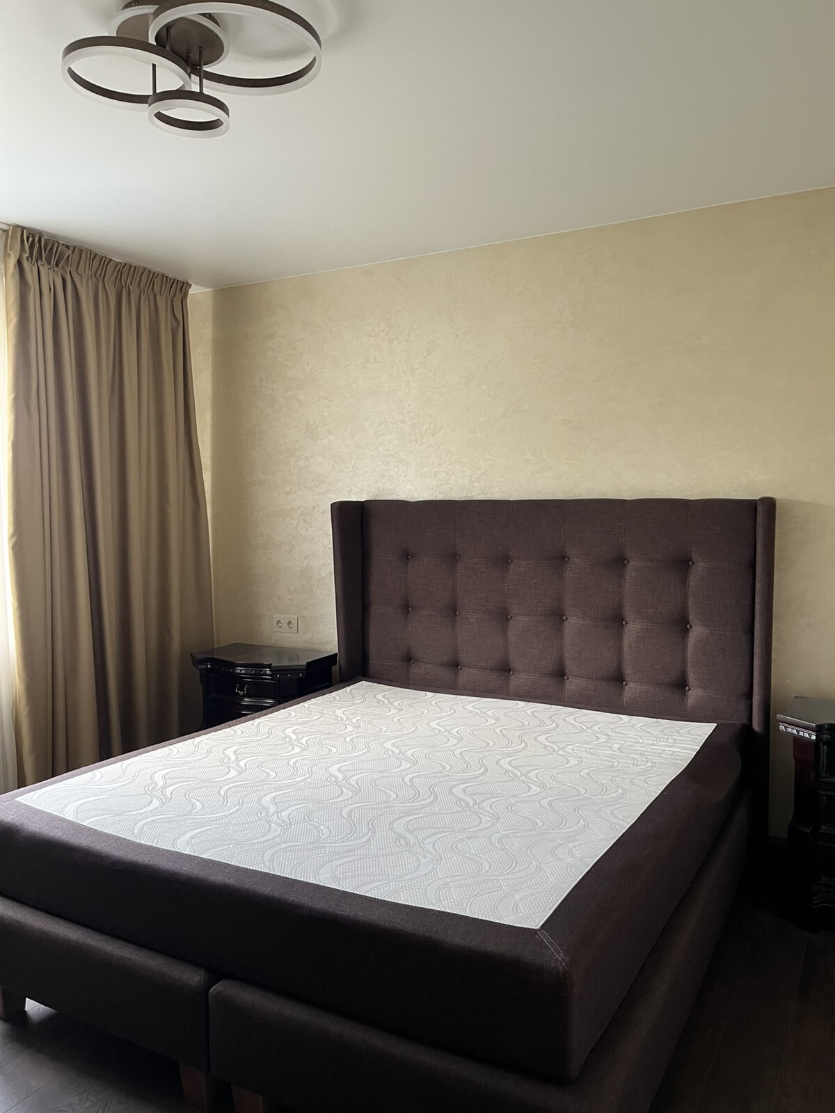 Продаж будинку 280 м², Жертв Революції вул.