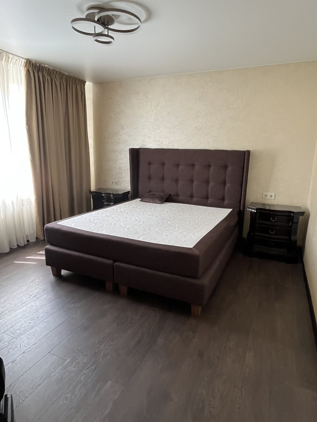 Продаж будинку 280 м², Жертв Революції вул.