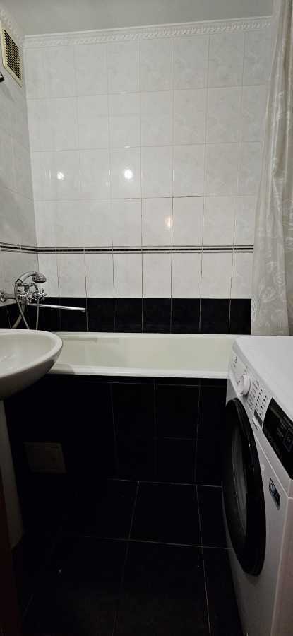 Продажа 2-комнатной квартиры 58.5 м², Героев Космоса ул., 11