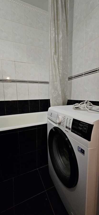 Продажа 2-комнатной квартиры 58.5 м², Героев Космоса ул., 11