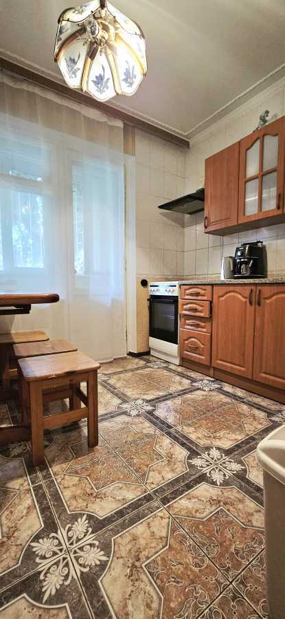Продажа 2-комнатной квартиры 58.5 м², Героев Космоса ул., 11