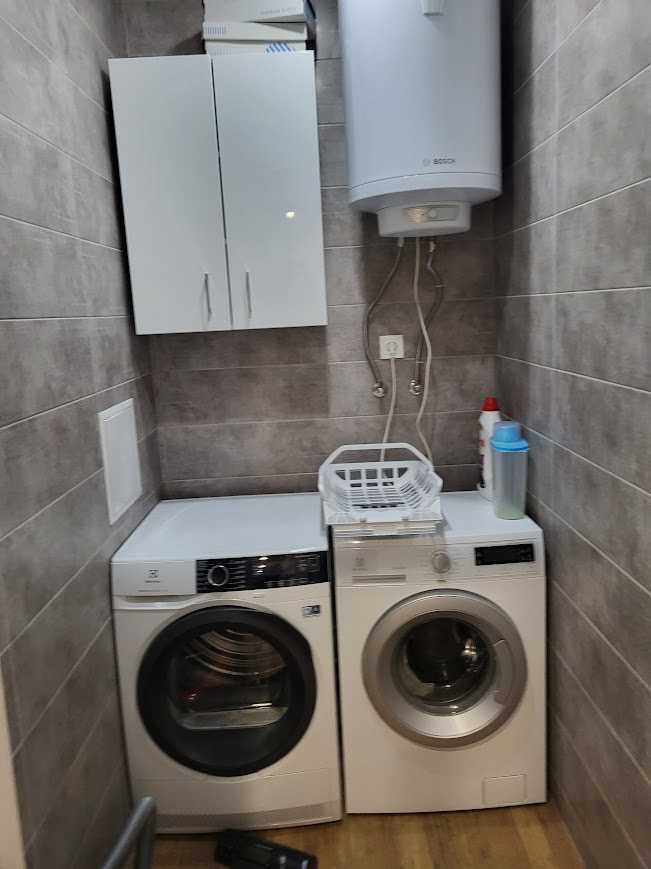Продаж 2-кімнатної квартири 69 м², Київська вул., 243А