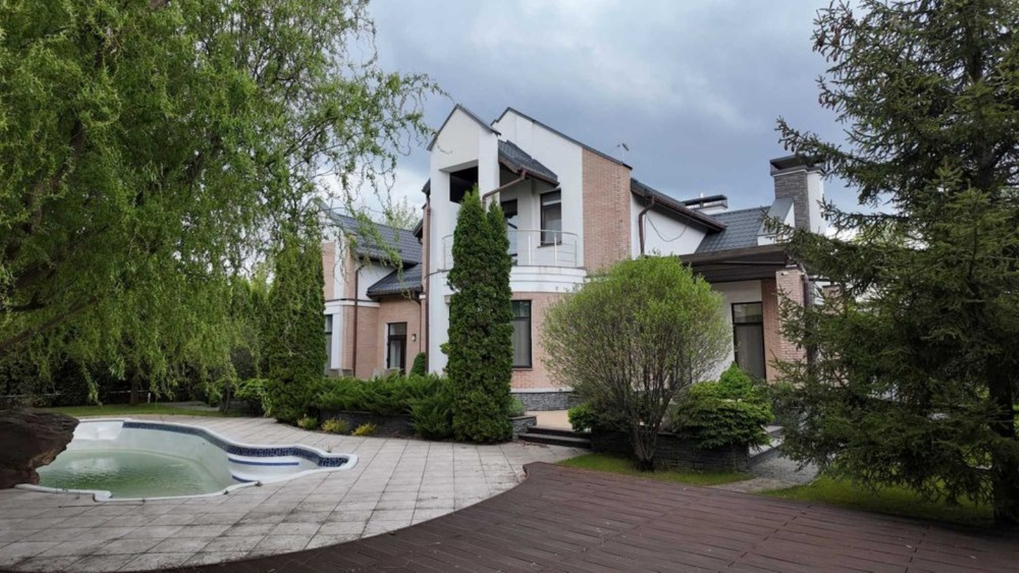 Продажа коттеджа 400 м²