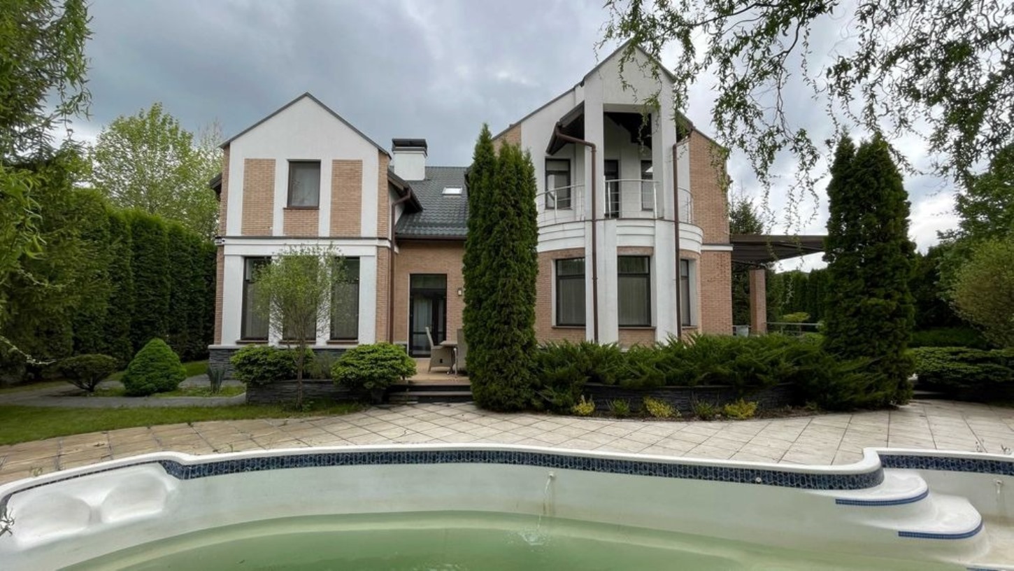 Продажа коттеджа 400 м²