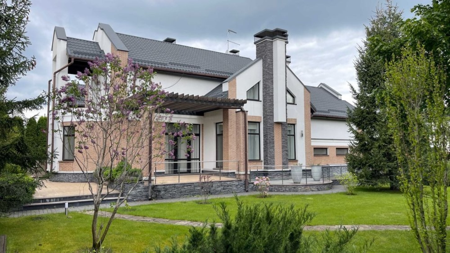 Продажа коттеджа 400 м²