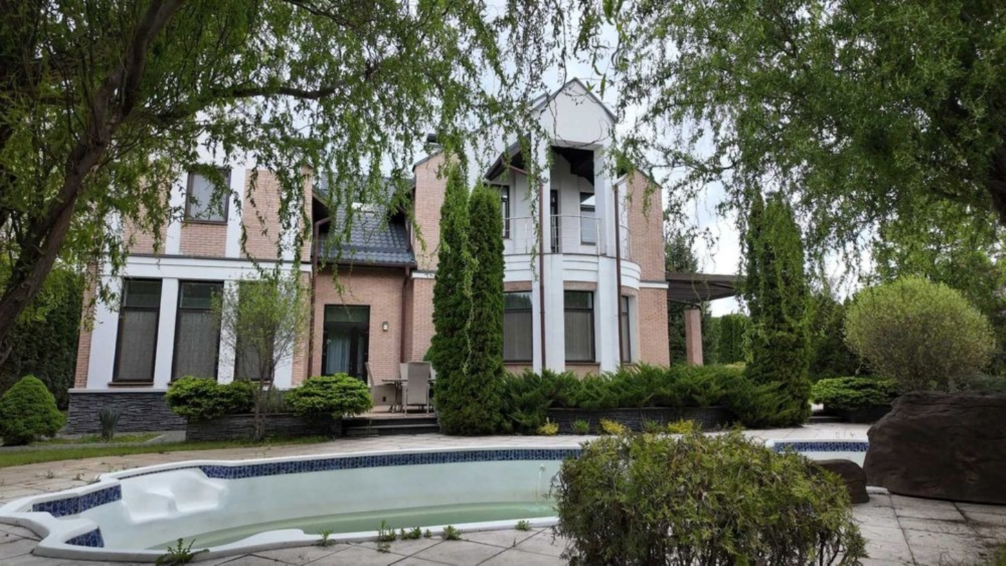 Продажа коттеджа 400 м²