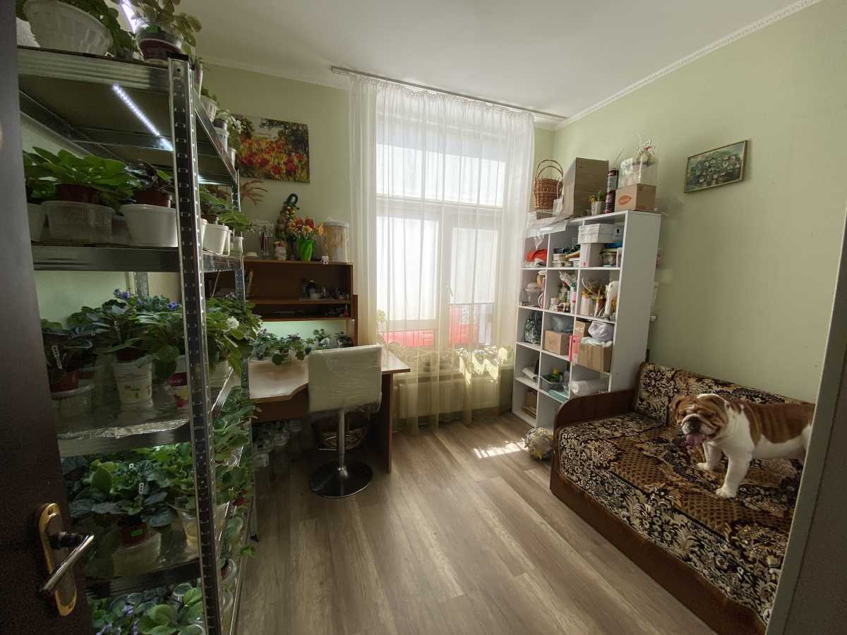 Продаж 3-кімнатної квартири 68.9 м², Михайла Величка вул., 7