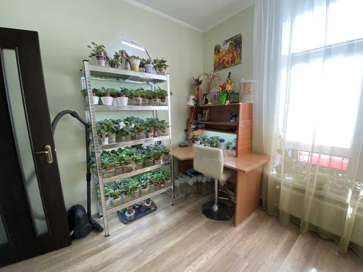 Продаж 3-кімнатної квартири 68.9 м², Михайла Величка вул., 7