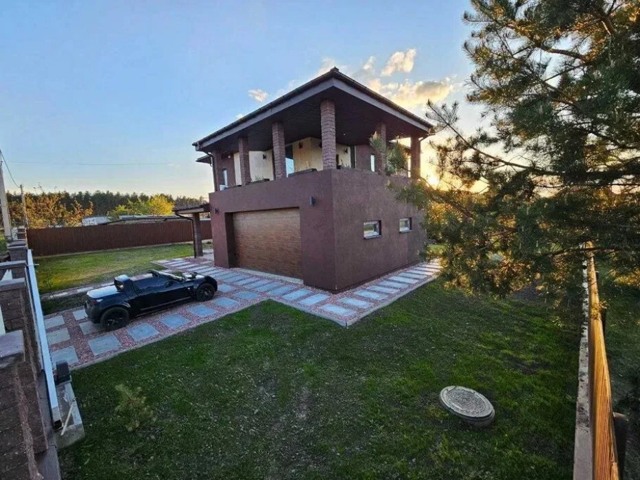 Продаж будинку 220 м²