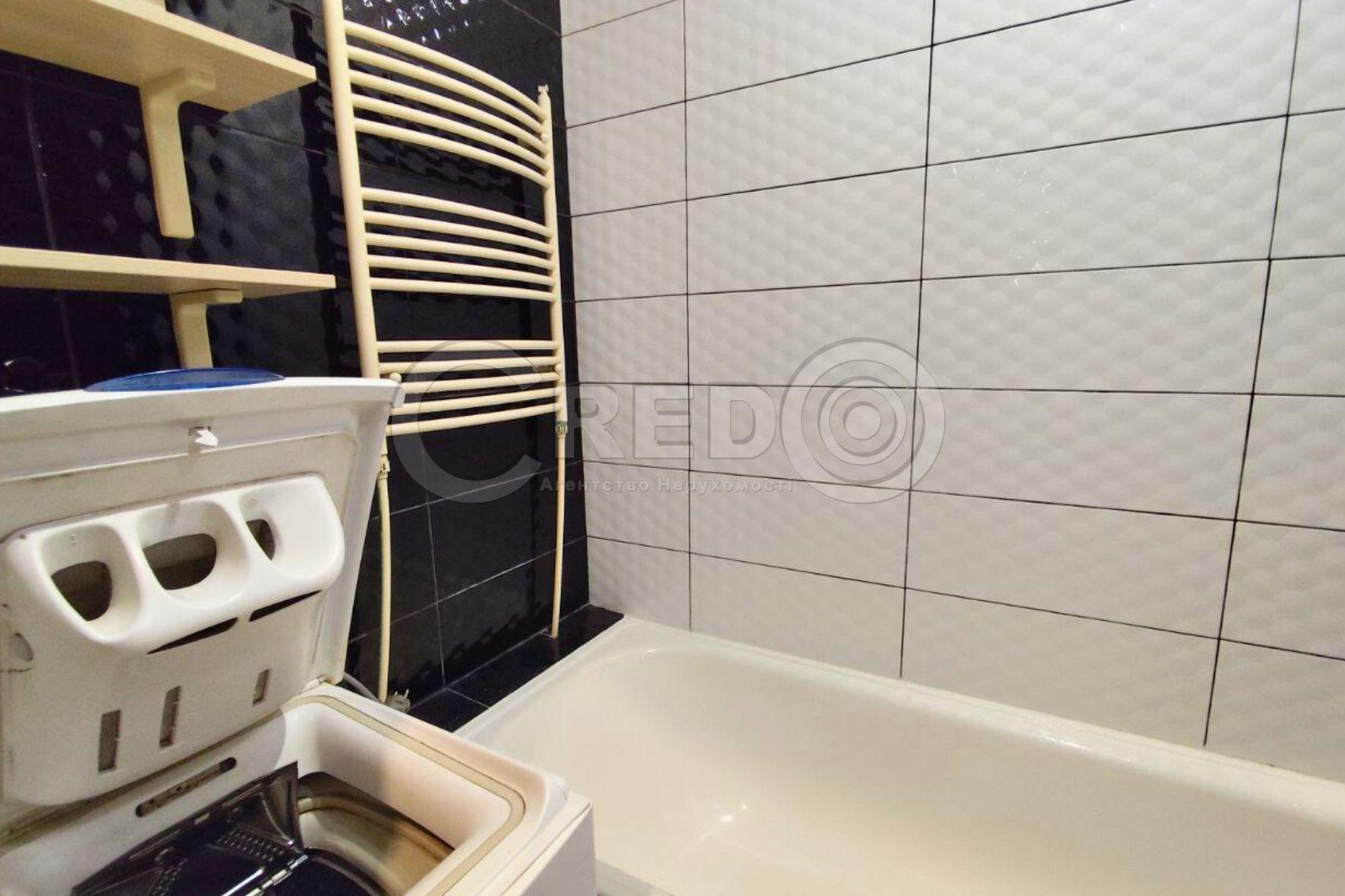 Продажа 3-комнатной квартиры 85.3 м², Світлогірська