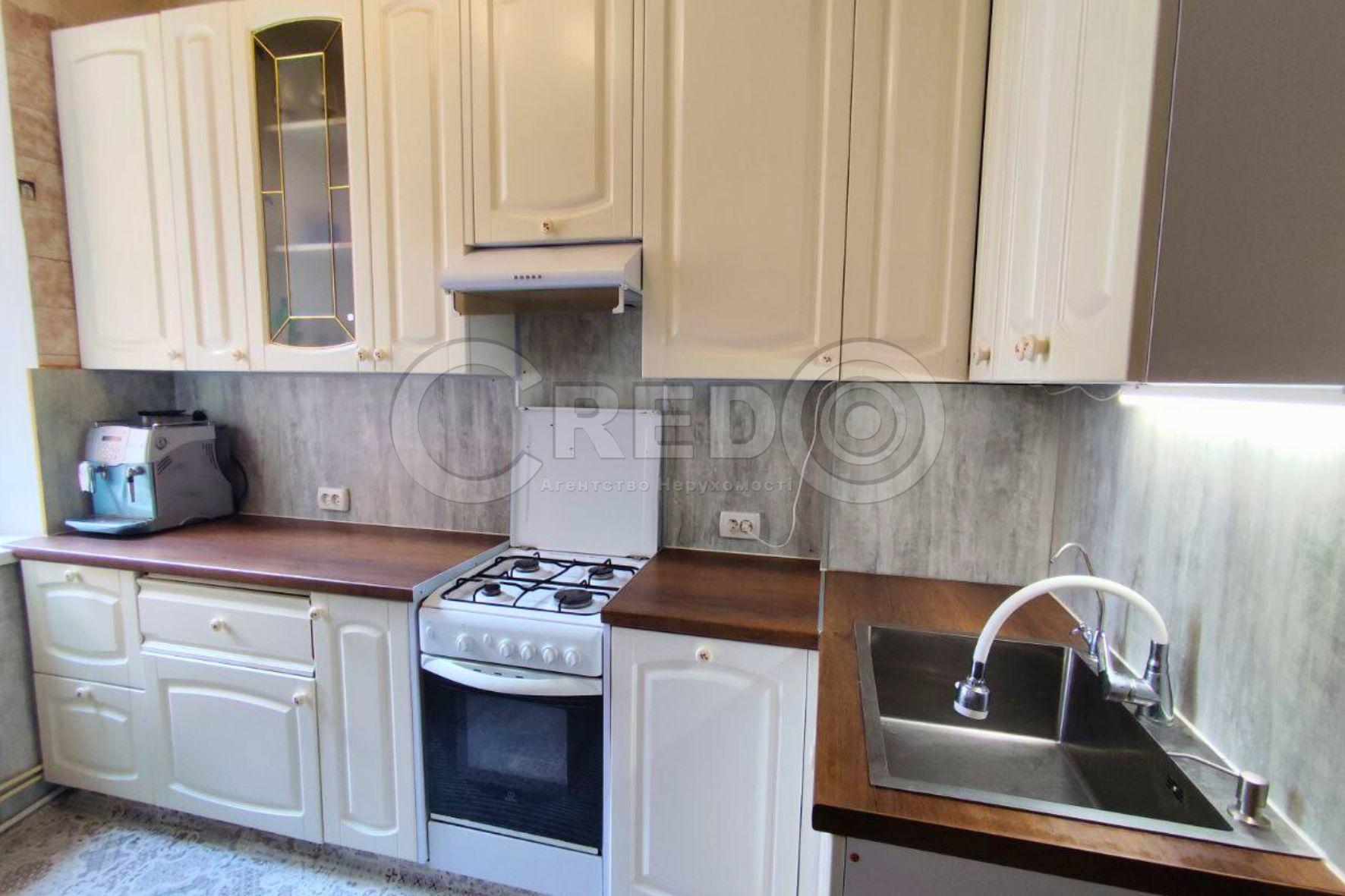 Продажа 3-комнатной квартиры 85.3 м², Світлогірська