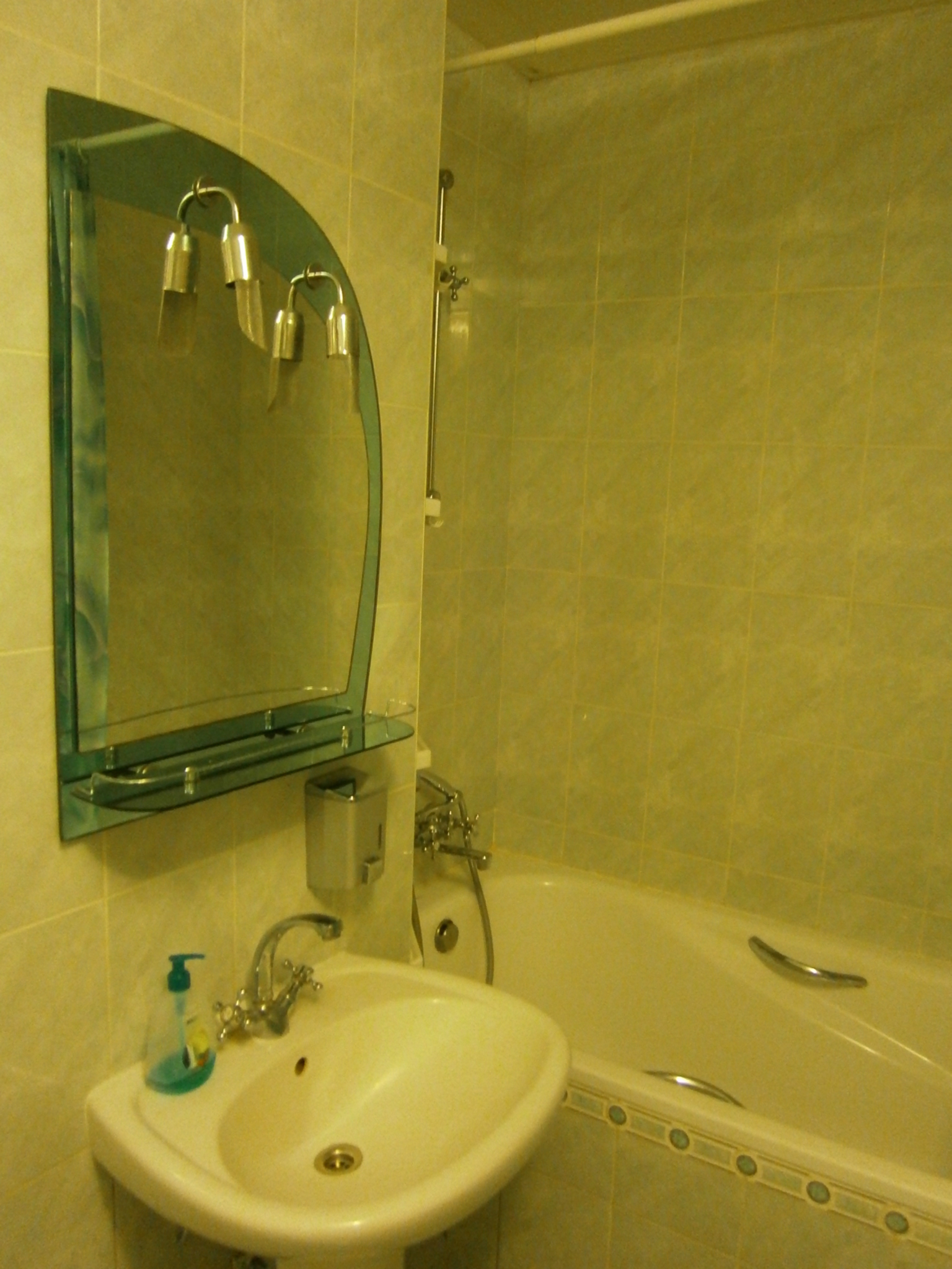 Оренда 3-кімнатної квартири 60 м², Миропільська вул., 3