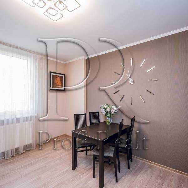 Продаж 3-кімнатної квартири 117 м², Ломоносова вул., 73-79
