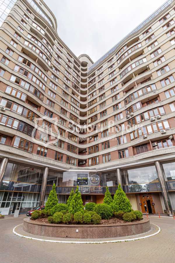 Продажа 2-комнатной квартиры 70 м², Жилянская ул., 59