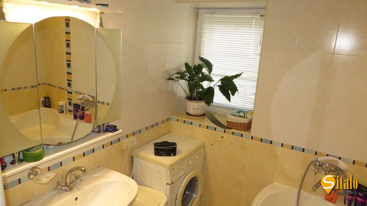 Продаж 3-кімнатної квартири 93 м², Урлівська вул., 8