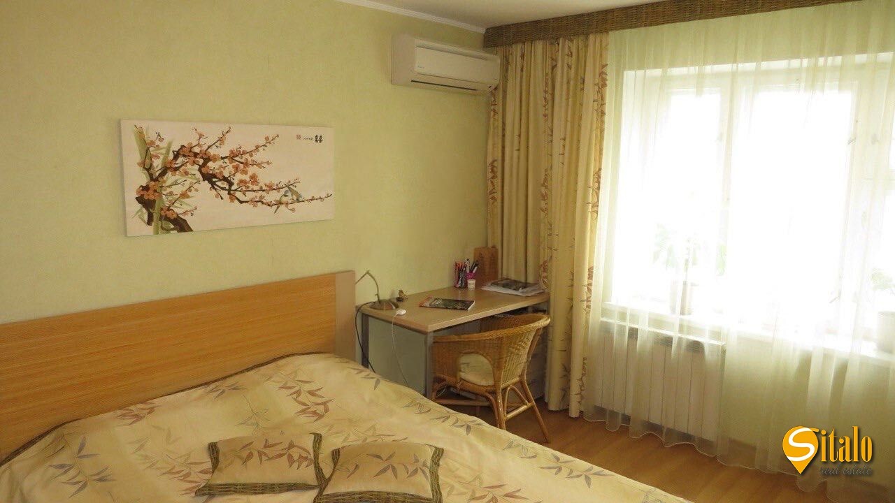 Продаж 3-кімнатної квартири 93 м², Урлівська вул., 8