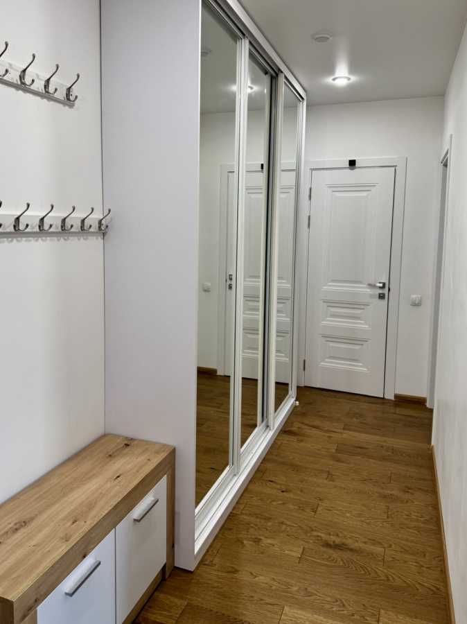 Продаж 2-кімнатної квартири 56 м², Промислова вул., 1Є