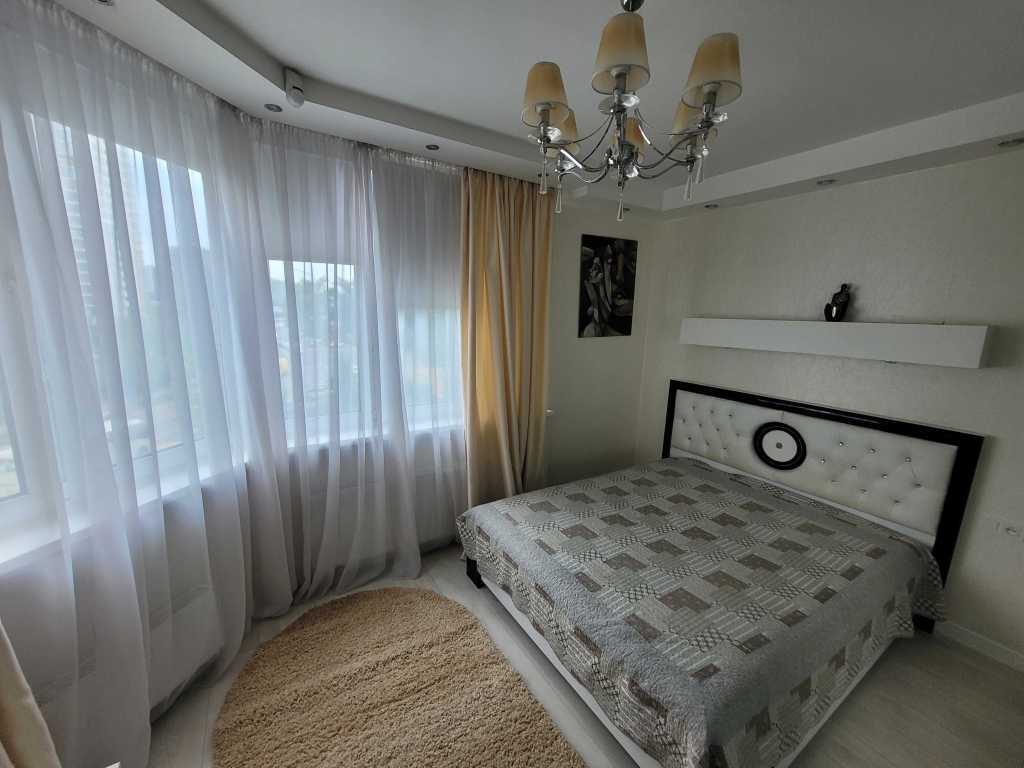 Оренда 3-кімнатної квартири 73 м², Урлівська вул., 40