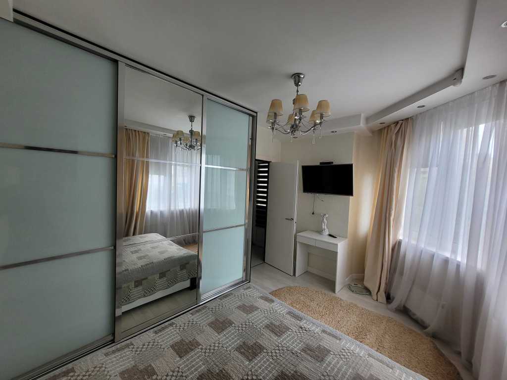 Оренда 3-кімнатної квартири 73 м², Урлівська вул., 40